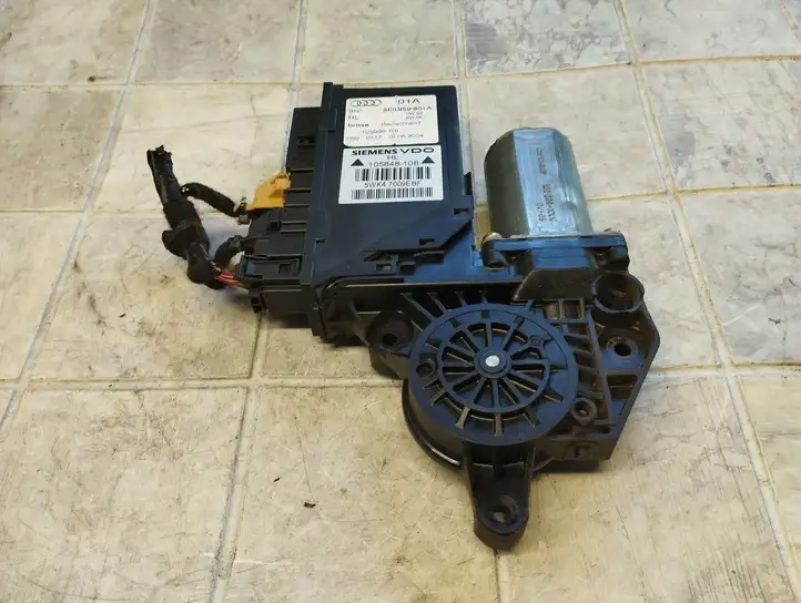 Audi A4 S4 B6 8E 8H (2000 - 2006) 8E0959801A Стеклоподъемник задней двери — фото 6