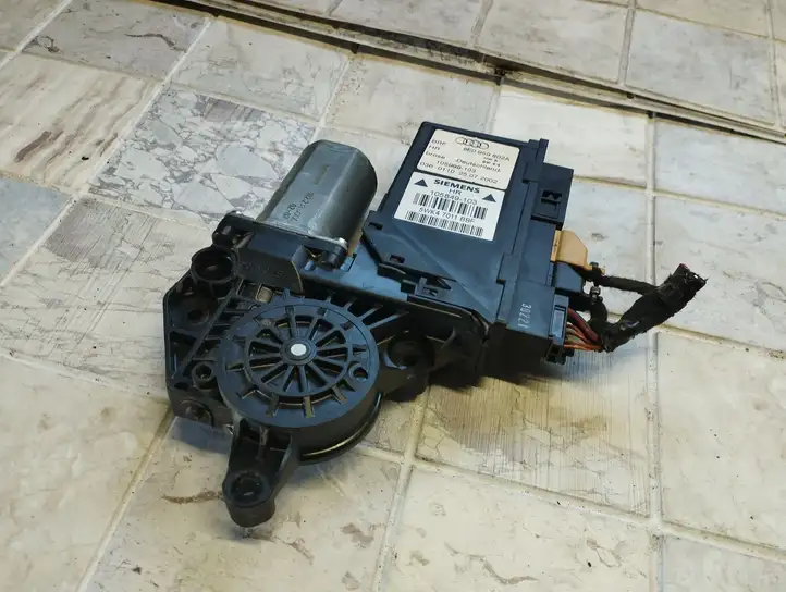 Audi A4 S4 B6 8E 8H (2000 - 2006) 0130821768 Стеклоподъемник задней двери — фото 5