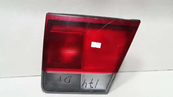 Mazda 626 (1991 - 1997)  0431397 Задний фонарь в крышке багажника
