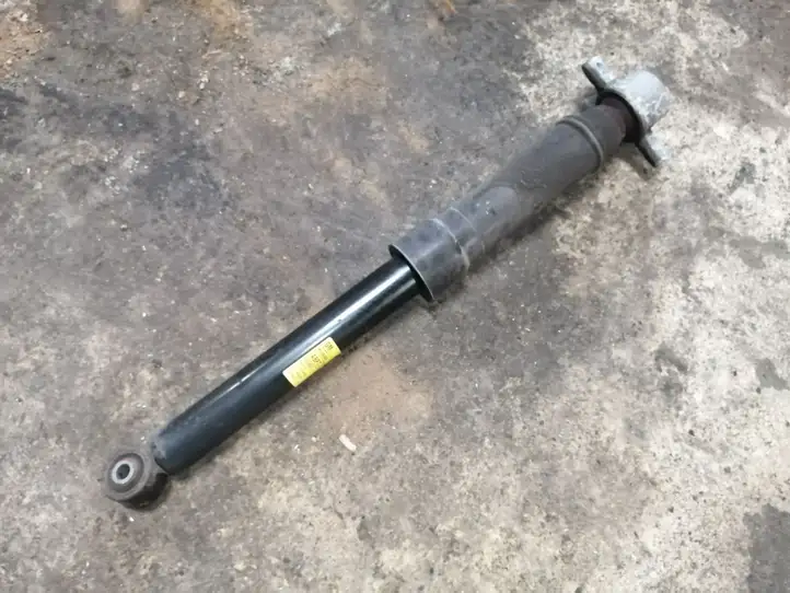 Opel Mokka X (2016 - 2019)  95320369 Задний амортизатор с пружиной