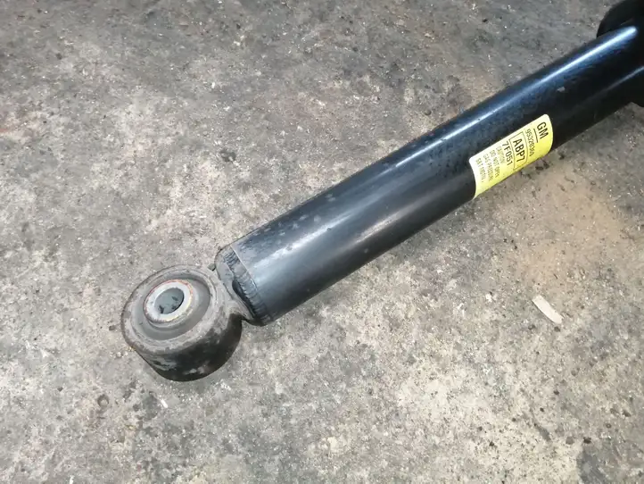 Opel Mokka X (2016 - 2019)  95320369 Задний амортизатор с пружиной