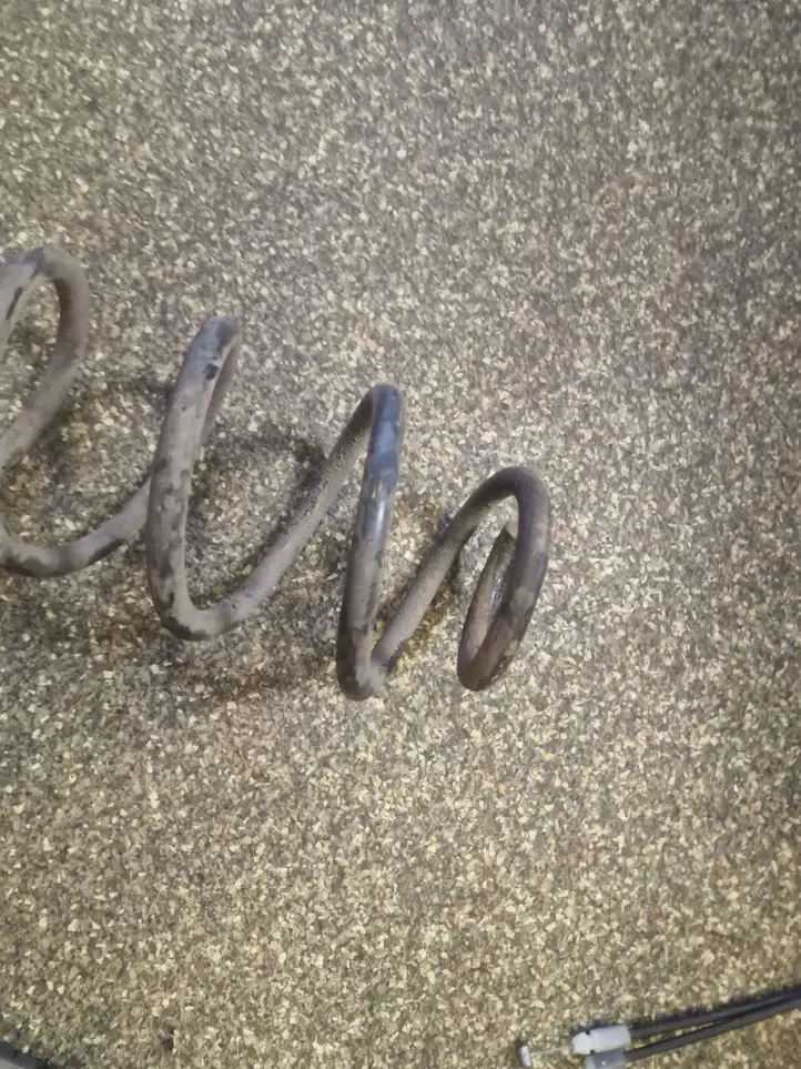 Suzuki Splash (2008 - 2012)   Пружина