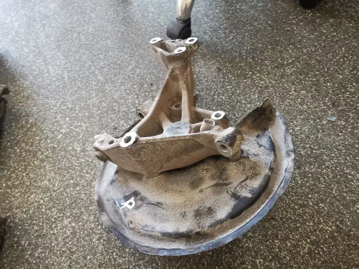 Volkswagen PASSAT B7 (2011 - 2014)   Ступица