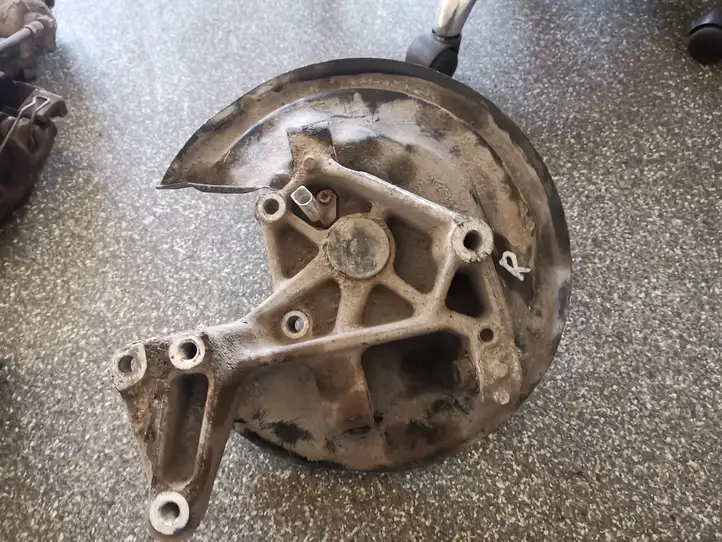 Volkswagen PASSAT B7 (2011 - 2014)   Ступица