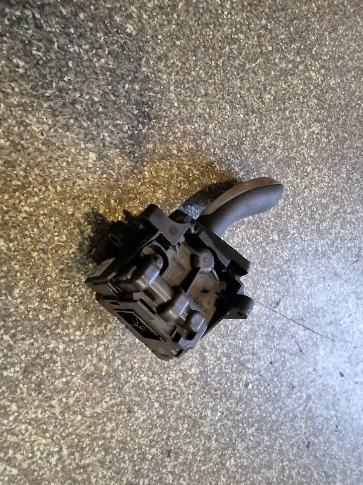 BMW 4 F36 Gran coupe (2014 - 2017)  9296895 Механизм переключения передач (кулиса) (в салоне)