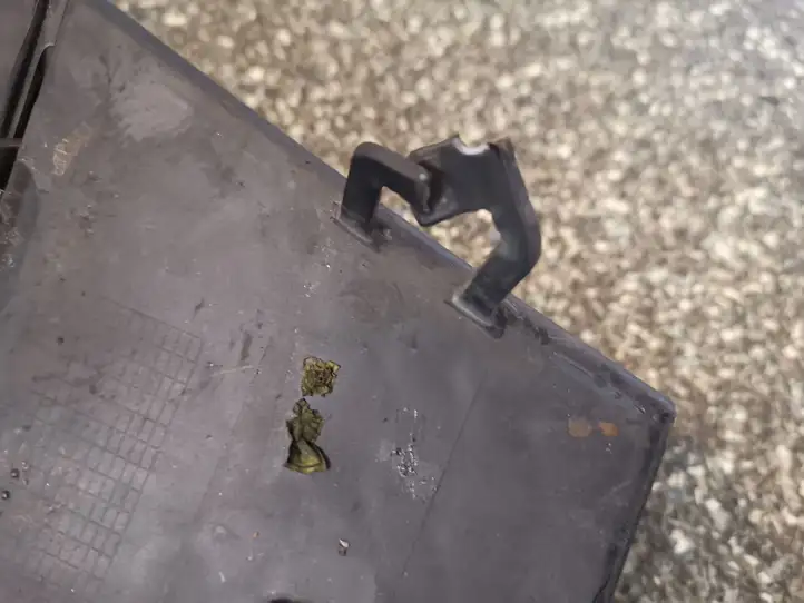 Chevrolet Captiva (2006 - 2011)  96945185 Декоративная решётка противотуманной фары