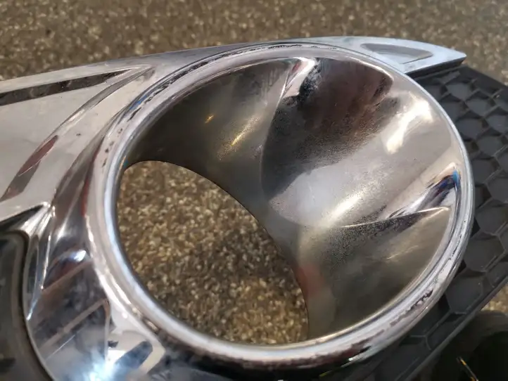 Chevrolet Captiva (2006 - 2011)  96945185 Декоративная решётка противотуманной фары