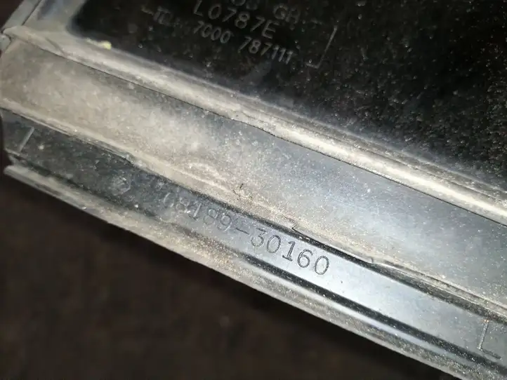 Lexus GS 300 350 430 450h (2004 - 2007) 6818930160 Форточка двери — фото 2
