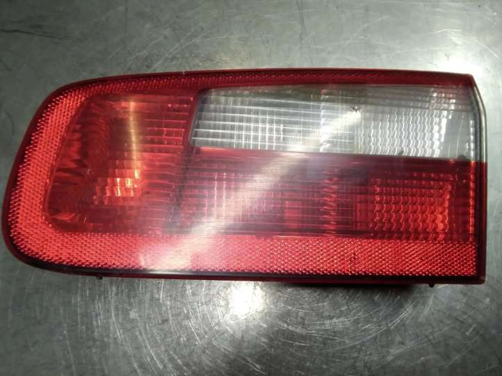 Renault Laguna (2005 - 2007)  8200002476 Задний фонарь в крышке багажника
