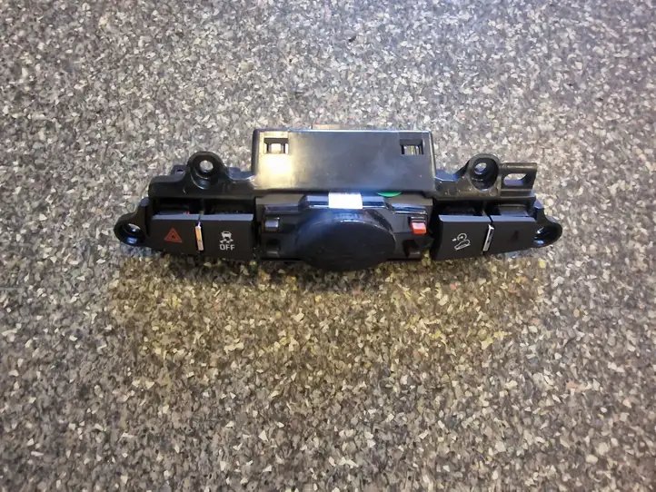 Chevrolet Captiva (2006 - 2011)   Часы