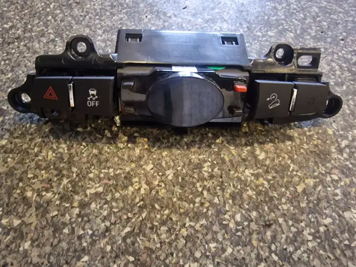 Chevrolet Captiva (2006 - 2011)   Часы