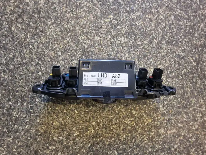 Chevrolet Captiva (2006 - 2011)   Часы