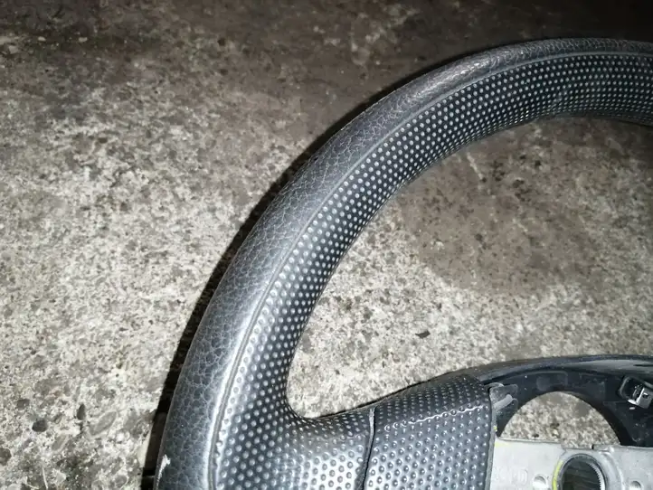 Suzuki Ignis (2003 - 2008)   Руль