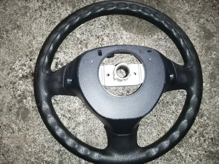 Suzuki Ignis (2003 - 2008)   Руль