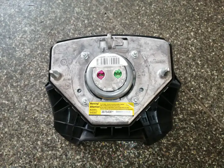 Volvo XC90 (2002 - 2006)  30754304 Подушка безопастности руля