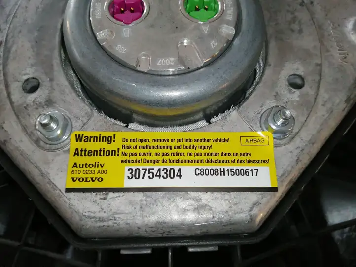 Volvo XC90 (2002 - 2006)  30754304 Подушка безопастности руля