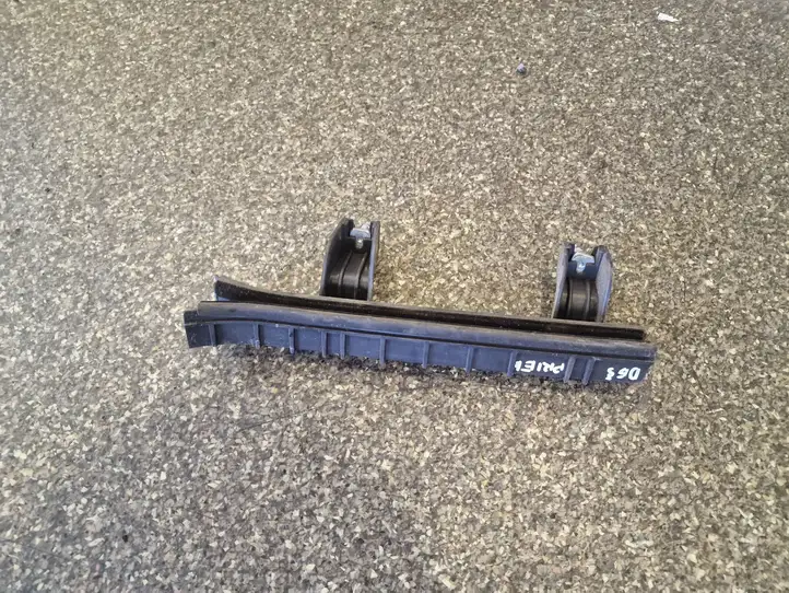 Fiat 500L (2013 - )  51884097 Направляющая стекла передней двери