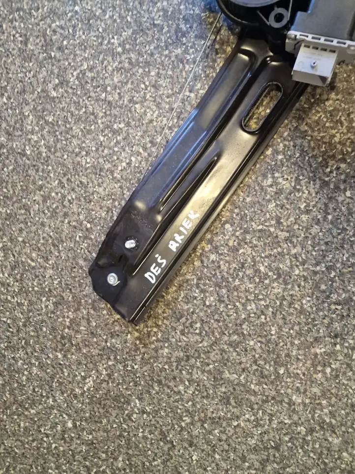 Fiat 500L (2013 - )   Передний комплект электрического механизма для подъема окна