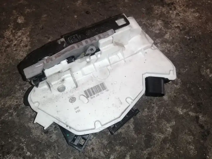 Volkswagen Up (2011 - ) 1S1837016C Замок передней двери — фото 1