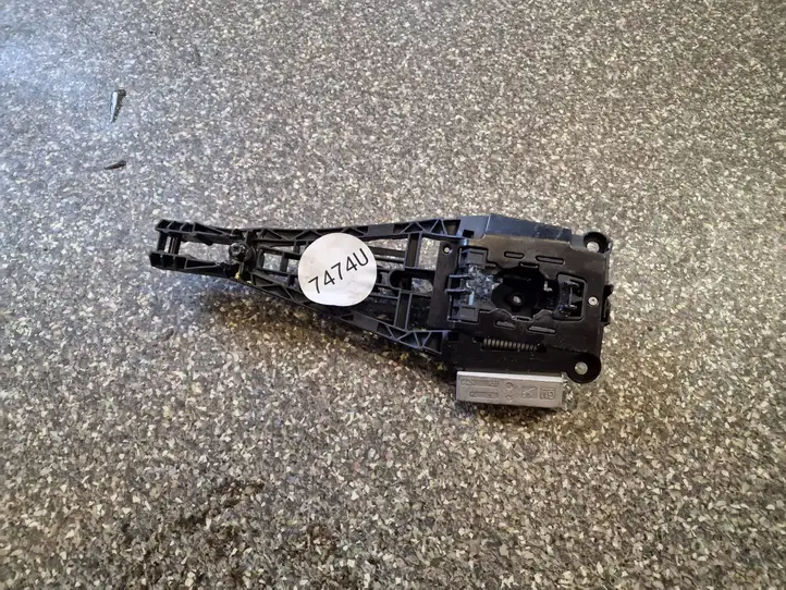 Opel Mokka X (2016 - 2019)   Крепление для наружной ручки задней двери