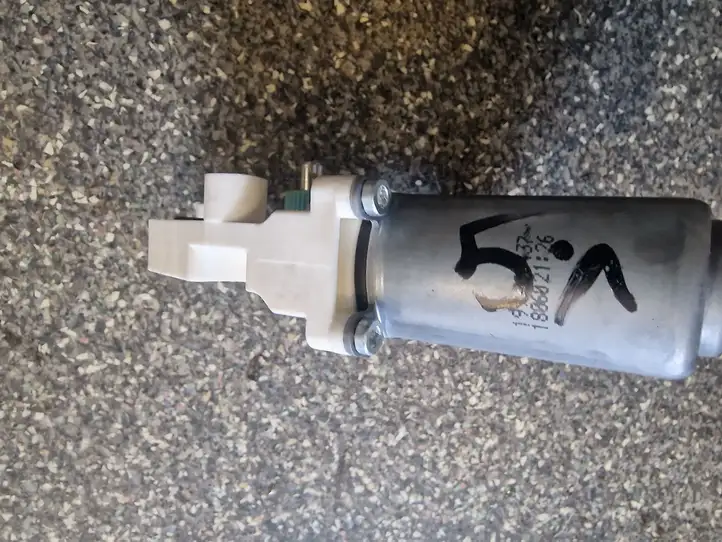 Volkswagen Tiguan (2007 - 2011)   Механизм подъема окон задней двери