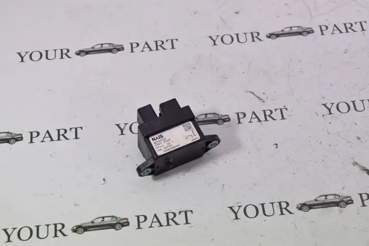 Toyota Prius (XW20) (2003 - 2009)  G384147020T Предохранитель реле аккумулятора