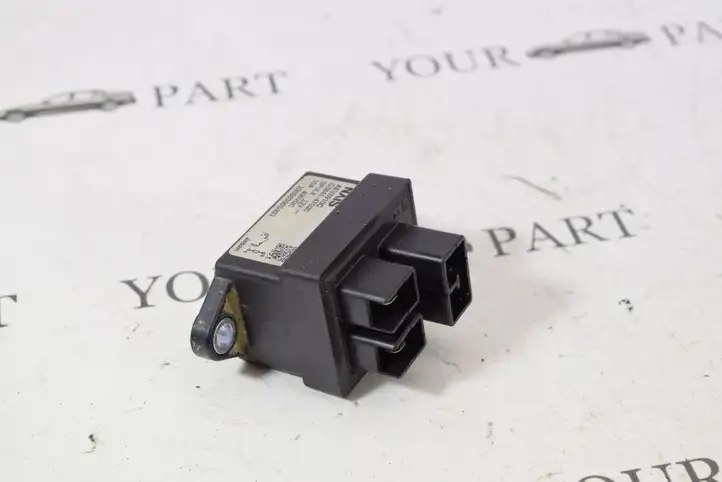 Toyota Prius (XW20) (2003 - 2009)  G384147020T Предохранитель реле аккумулятора