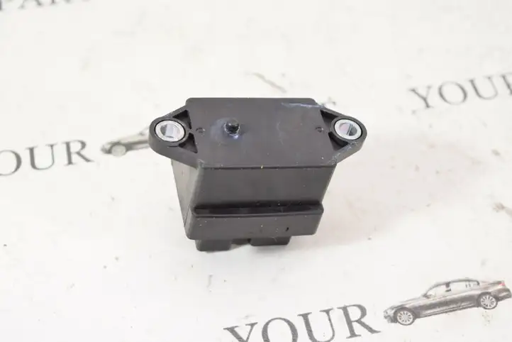 Toyota Prius (XW20) (2003 - 2009)  G384147020T Предохранитель реле аккумулятора