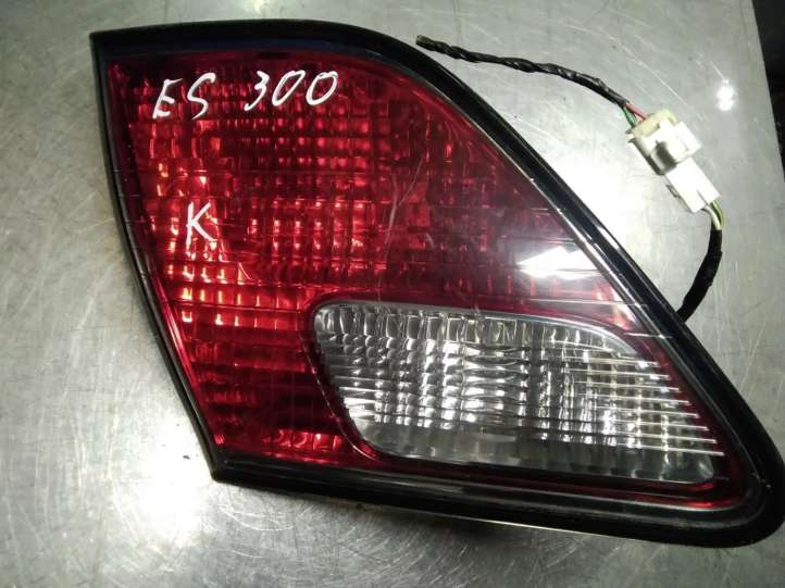 Lexus ES 250 - 300 - 330 (2001 - 2006)  KOITO3374 Задний фонарь в крышке багажника