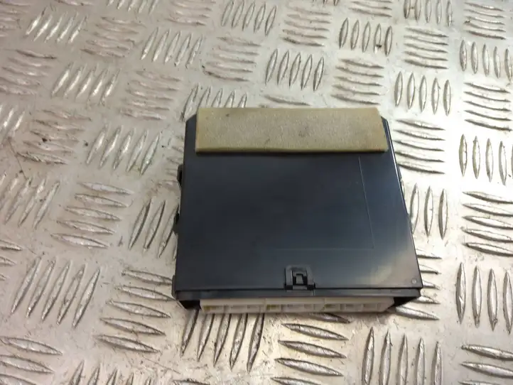 Lexus LS 460 (2006 - 2009)  89224-50121 Блок управления дверью