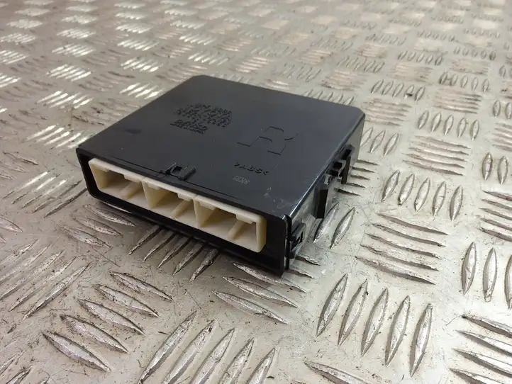 Lexus LS 460 (2006 - 2009)  89224-50121 Блок управления дверью