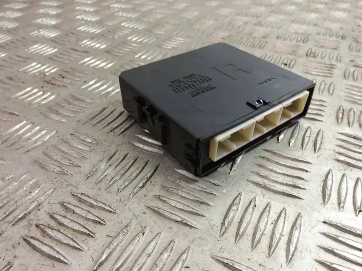 Lexus LS 460 (2006 - 2009)  89224-50121 Блок управления дверью