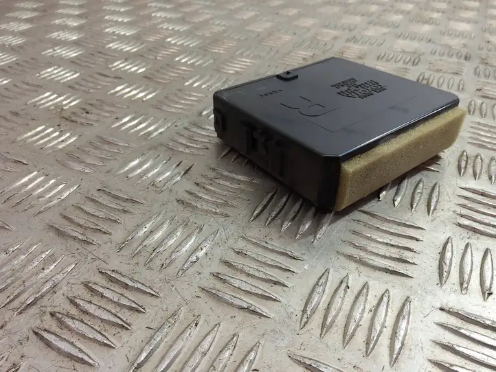 Lexus LS 460 (2006 - 2009)  89224-50121 Блок управления дверью