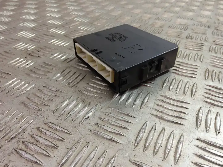 Lexus LS 460 (2006 - 2009)  89224-50121 Блок управления дверью