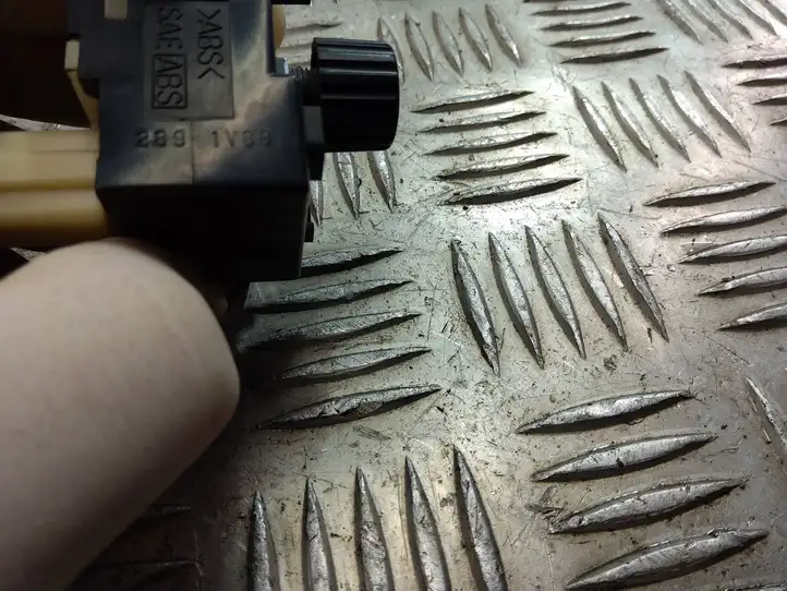 Lexus LS 460 (2006 - 2009)   Включатель регулировки звука