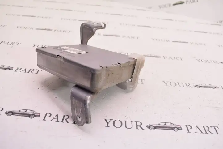 Lexus GS 300 350 430 450h (2004 - 2007)  8924330120 Блок управления активным стабилизатором