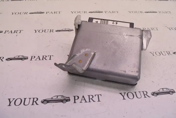 Lexus GS 300 350 430 450h (2004 - 2007)  8924330120 Блок управления активным стабилизатором