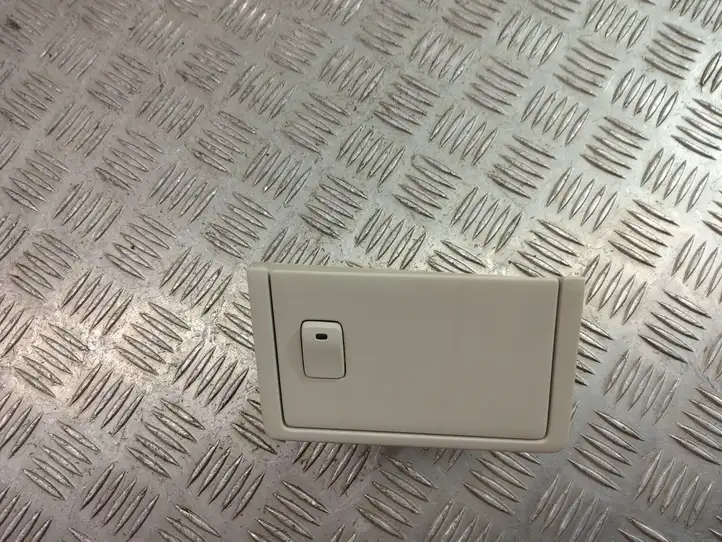 Lexus LS 460 (2006 - 2009)  1A9B2-002G Ящик для вещей