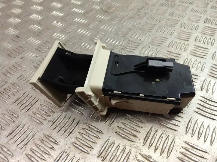 Lexus LS 460 (2006 - 2009)  1A9B2-002G Ящик для вещей