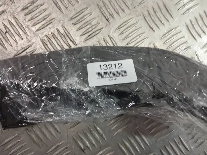 BMW 5 F10 F11 (2009 - 2016)  7204376 Другая часть кузова