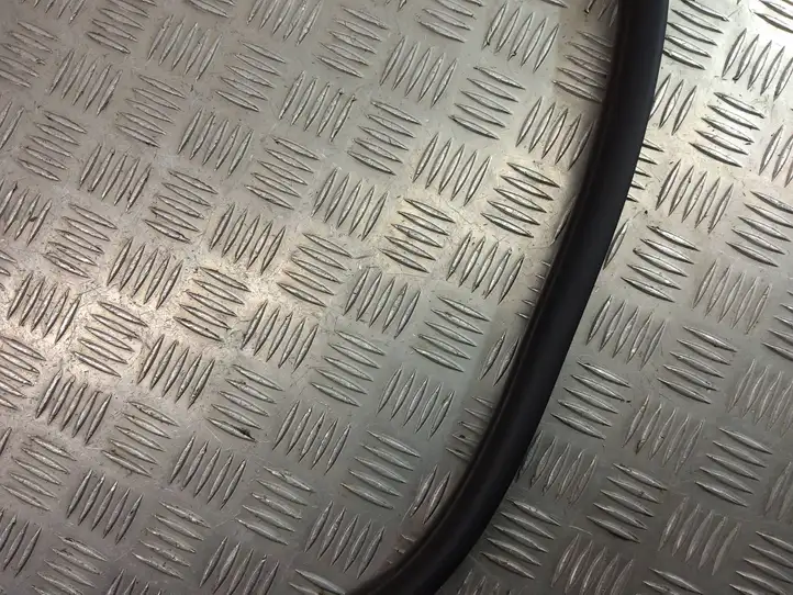 BMW X1 F48 F49 (2015 - 2022) 7349665 Уплотнитель кузова — фото 4