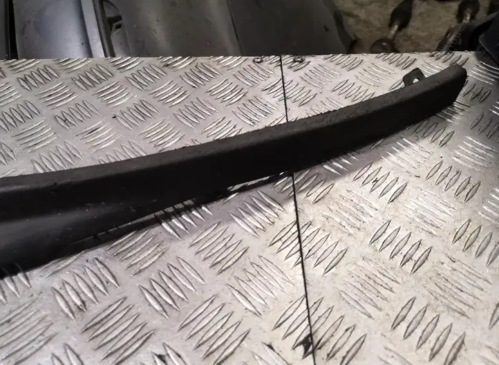 Opel Astra (2009 - 2012)   Нижняя часть бампера (губа)