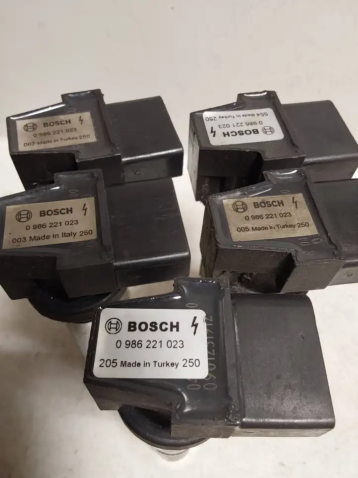 Skoda Octavia Mk2 (1Z) (2004 - 2013)  0986221023 Реле высокого напряжения (катушка зажигания, бобина)