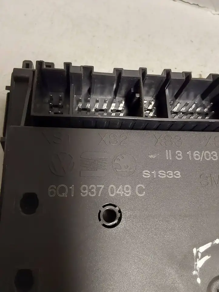 Skoda Fabia Mk1 (6Y) (1999 - 2007)  6Q1937049C Mодуль kомфортa