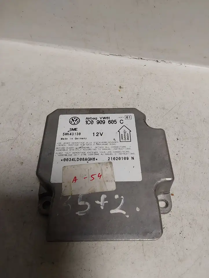 Volkswagen PASSAT B5.5 (2001 - 2005)  1C0909605C Блок управления надувных подушек