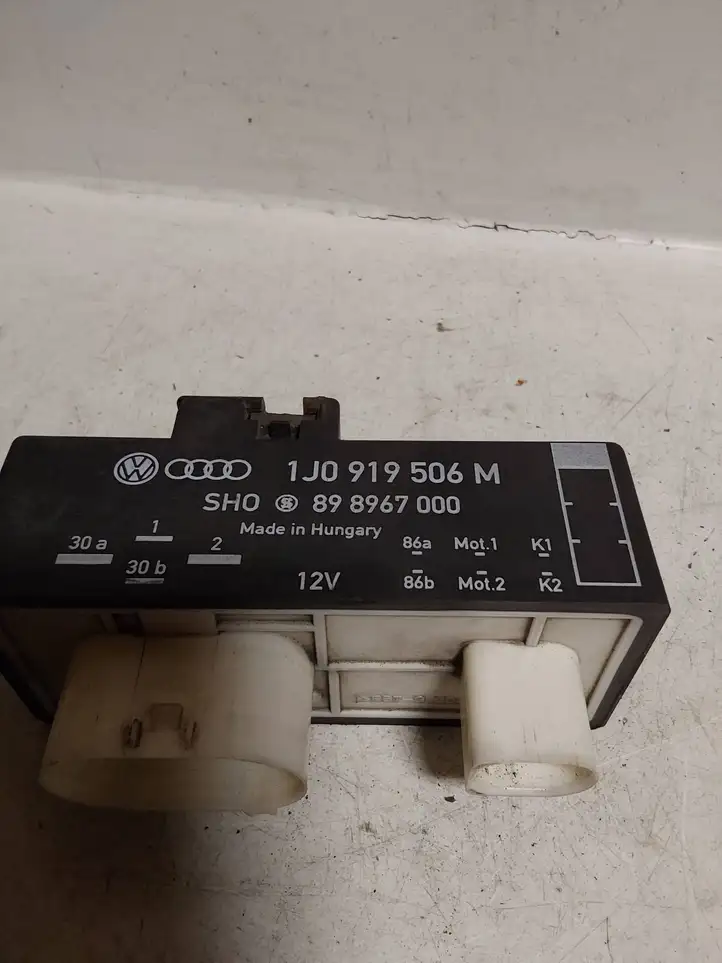 Audi A3/S3 8L (2000 - 2003) 1J0919506M Реле вентилятора охлаждения — фото 2