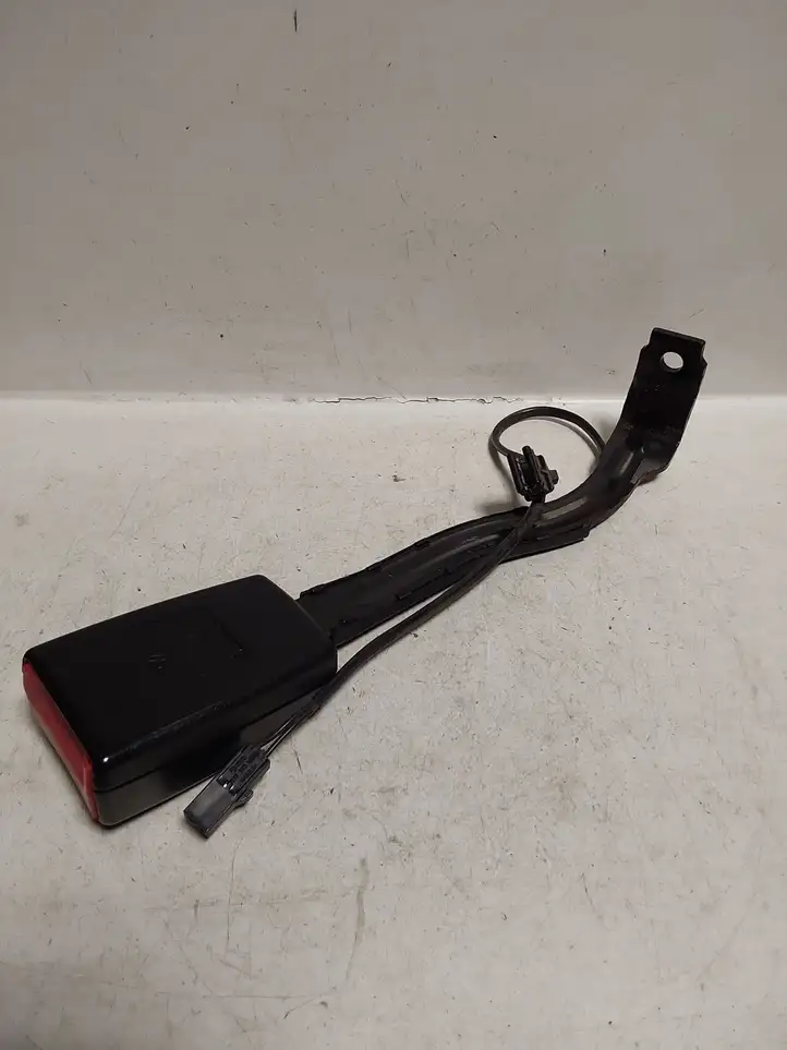 Volkswagen PASSAT B6 (2005 - 2010)  3C0857756 Замок переднего ремня