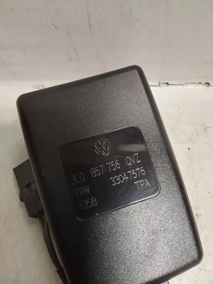 Volkswagen PASSAT B6 (2005 - 2010)  3C0857756 Замок переднего ремня