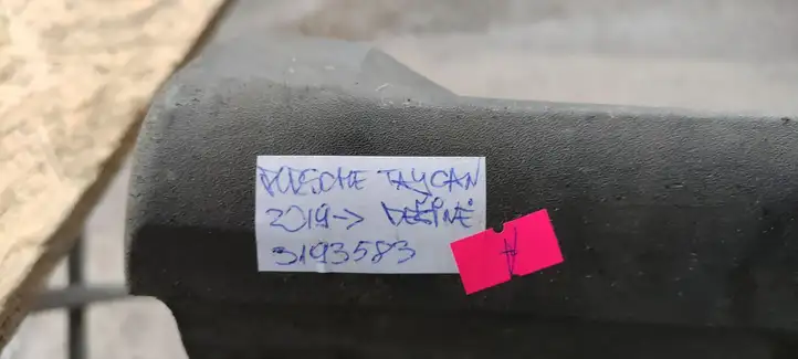 Porsche Taycan 9J1 (2019 - ) 9J1854883H Порог кузова — фото 3