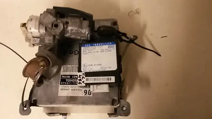 Toyota Corolla Verso E121 (2001 - 2004) 8966113060 Комплект системы зажигания — фото 9